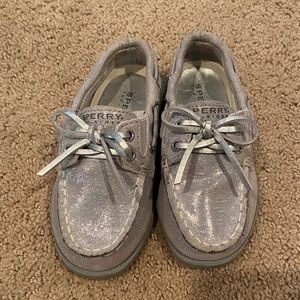 Sperry silver toddler shoe 6.5